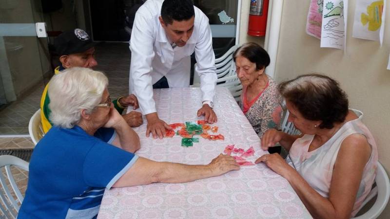 Creche para Idosos com Cuidadores Preço em Pirapora do Bom Jesus - Creche para Idosos com Atividades Cognitivas